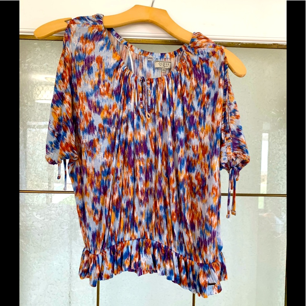 Guess top